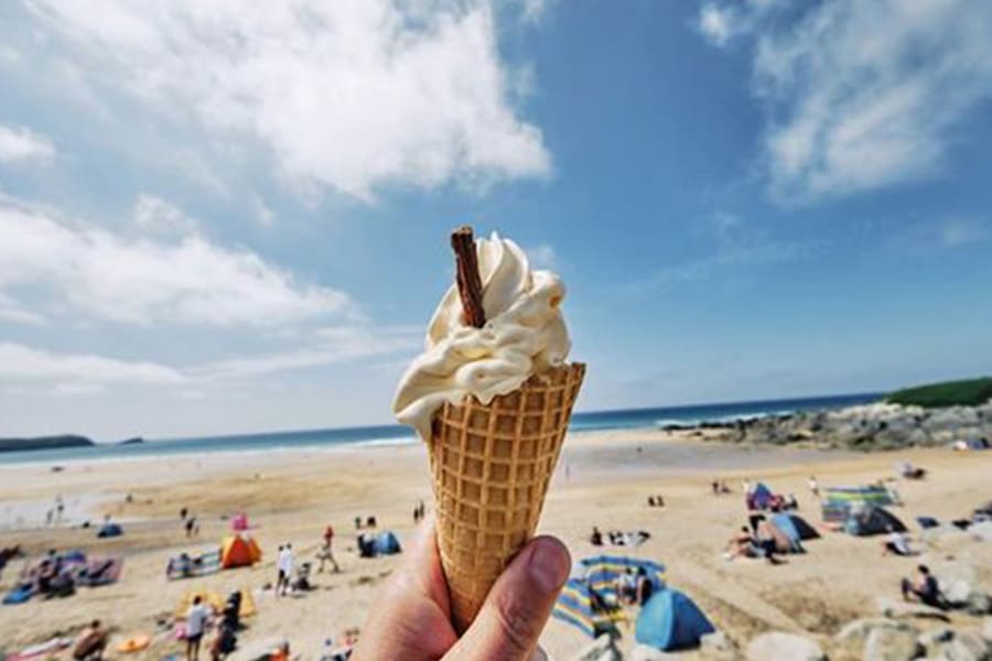 ice cream at beach